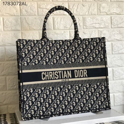 christian dior bolsa tote|Christian Dior canvas bag price.